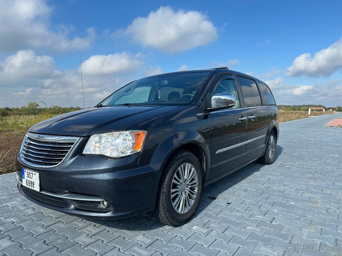 Chrysler Town & Country 3.6 V6, LPG, r.v. 2013, 128 000 km