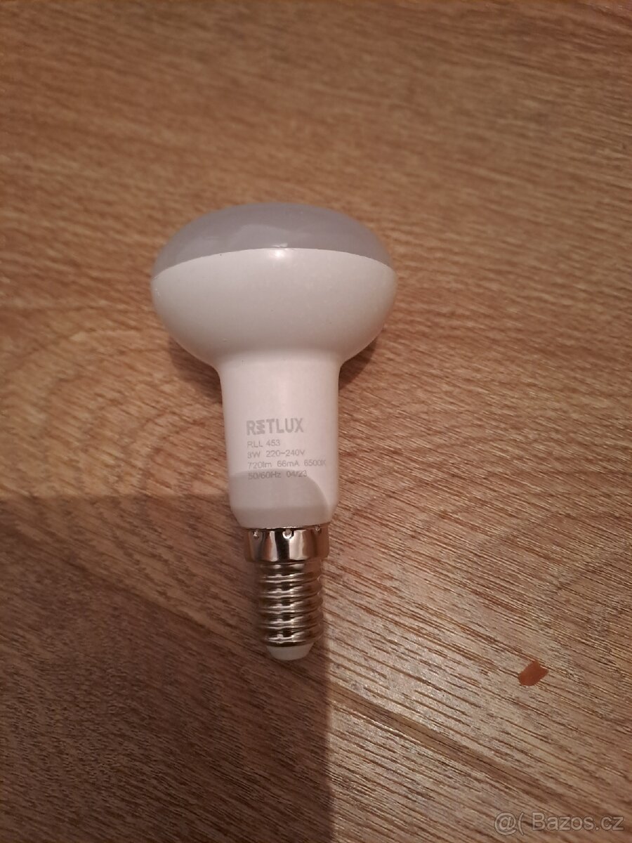 3 kusy - Žárovky LED E14, 8W (55 ekvivalent)