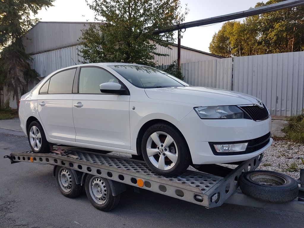 Škoda Rapid Sedan bílý, 1,2 TSi 63 kW - ND z vozu