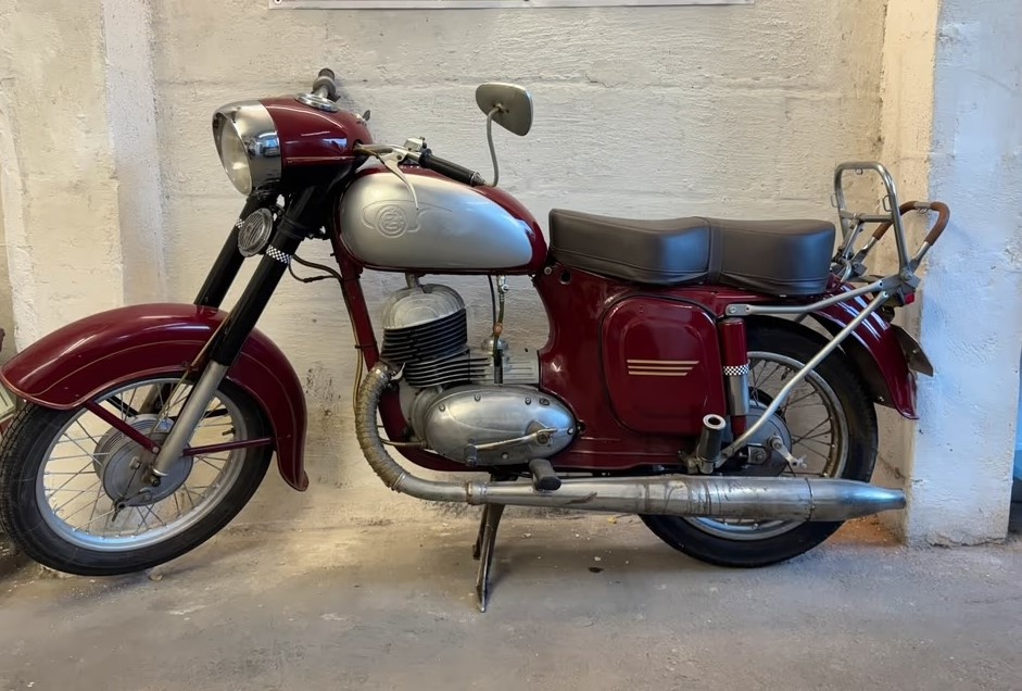 JAWA ČZ 175 rok 1961 typ 450 s TP a STK na 4 roky