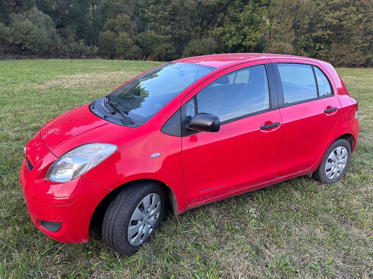 Toyota Yaris 1,4 D-4D 66 KW nafta r.v. 2010 .