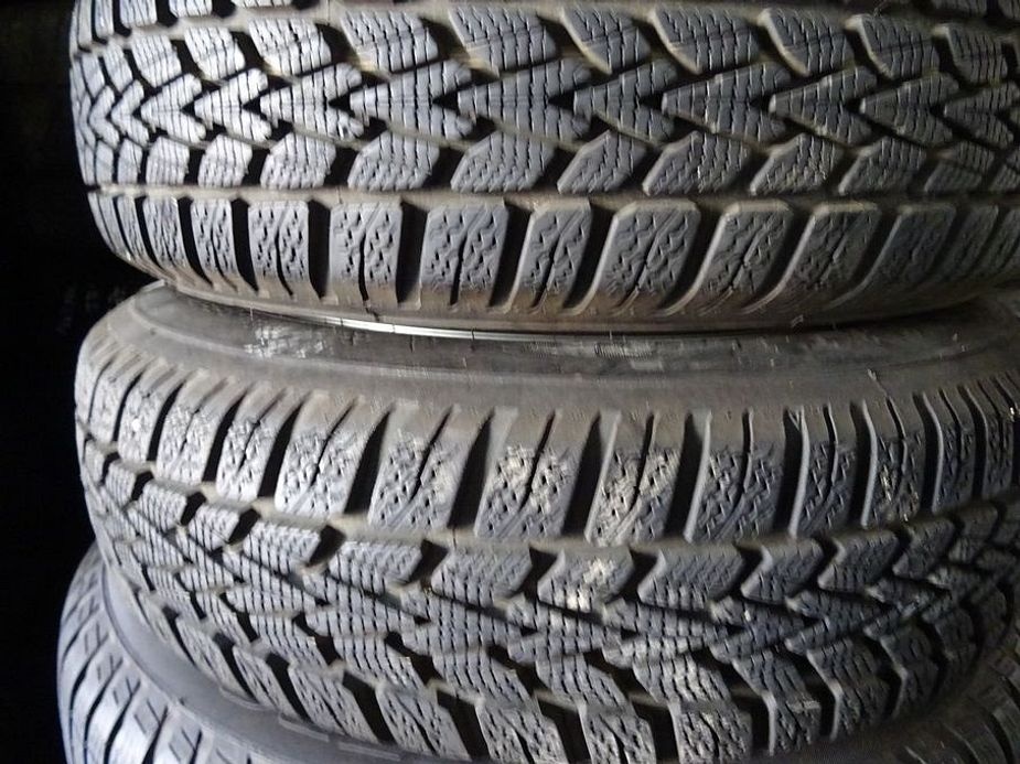 Zimní pneu Dunlop Winter Resp 2, 165/70/14, 4 ks, 8 mm