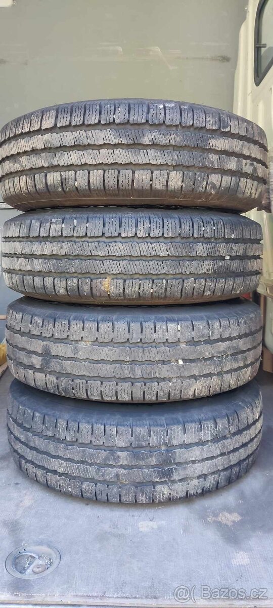 Zimní pneu 225/75R16C