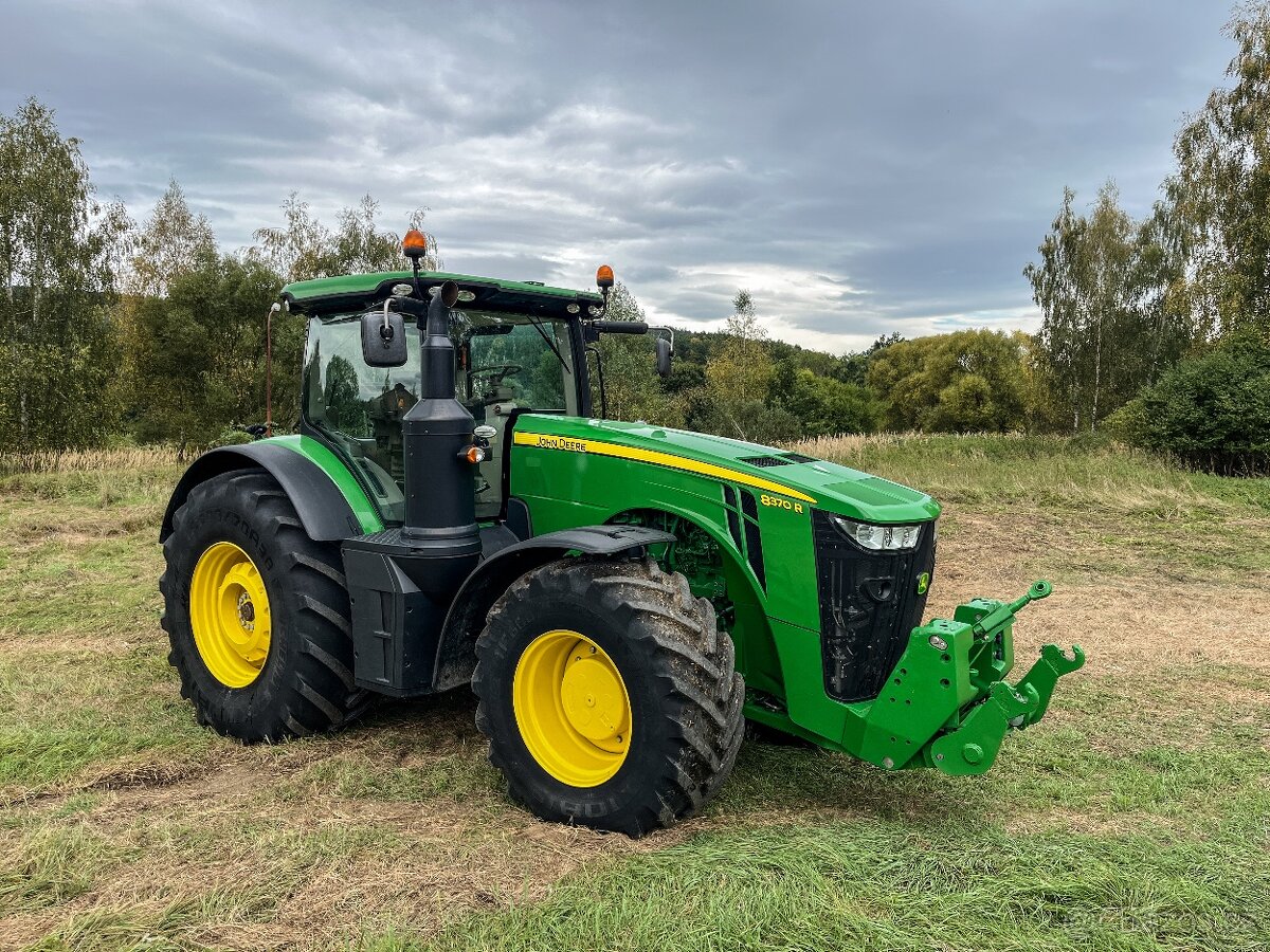 Kolový traktor John Deere 8370R Autopowr 50km/h