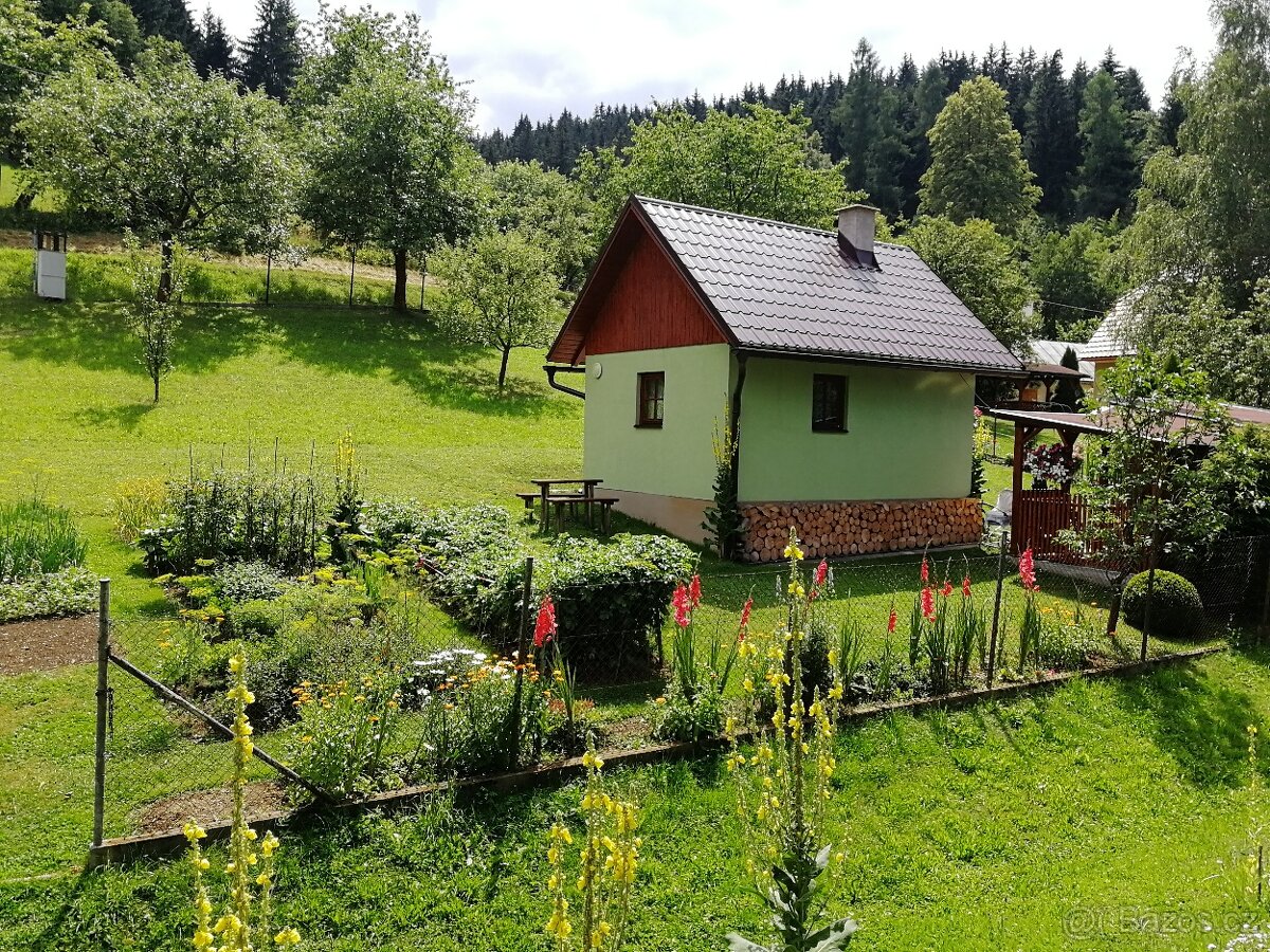 Prodej stavebního pozemku s chatou