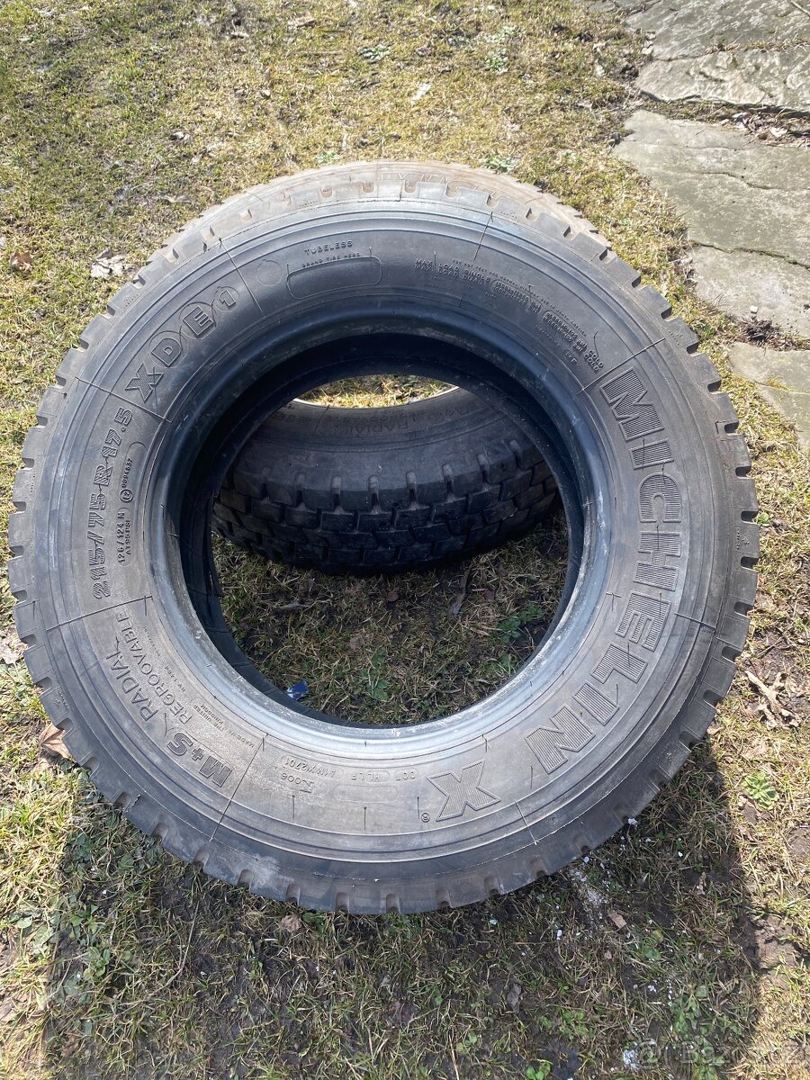 Michelin pneu záběrová 215/75 R 17,5