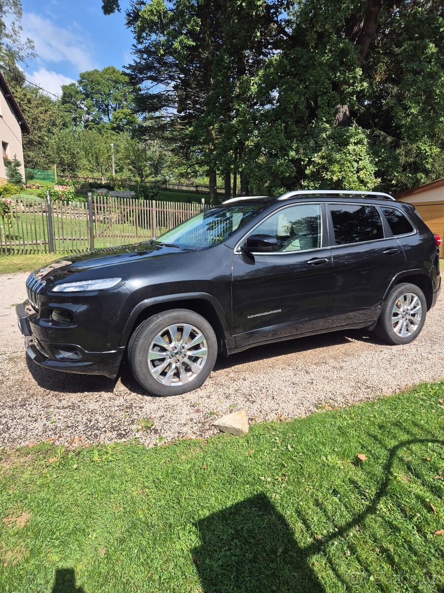 Jeep Cherokee Overland Active Drive 2,2 TDI pohon 4x4 tažné