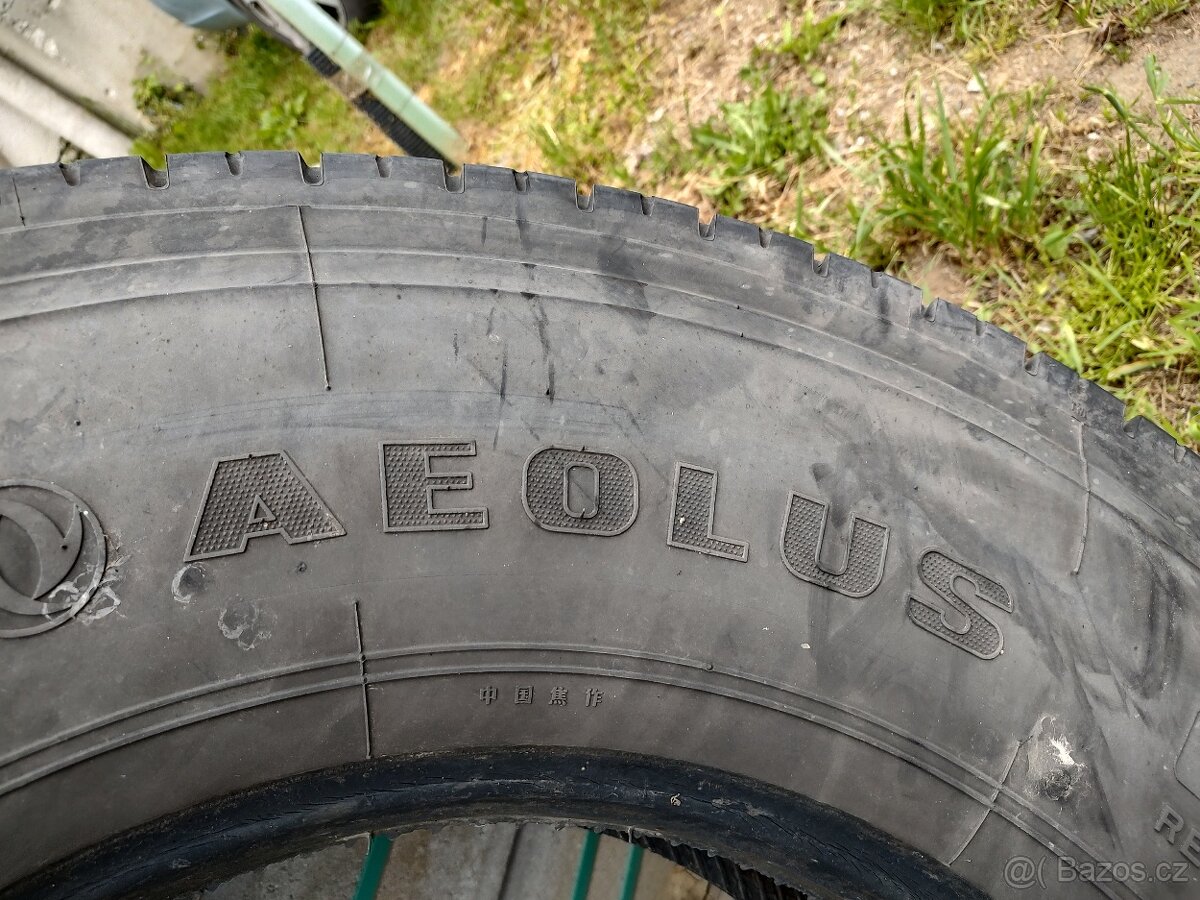 Prodám zaběrové pneu 315/80 r 22,5