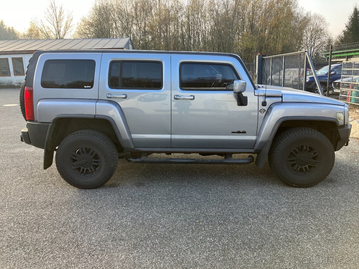 HUMMER H3 V8, 5,3 L, 2009 - evropská verze