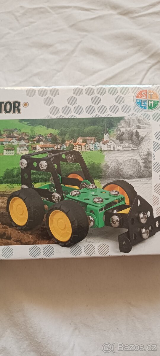 Maly konstruktor - traktor John Deer