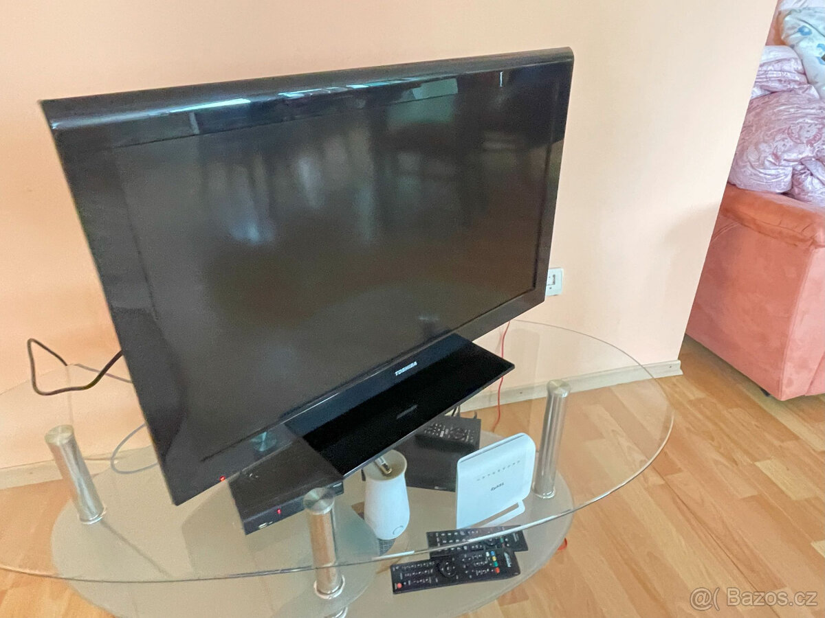 LCD 80cm Televize/Televizor; Toshiba; 2x HDMI,SCART,USB,PC,
