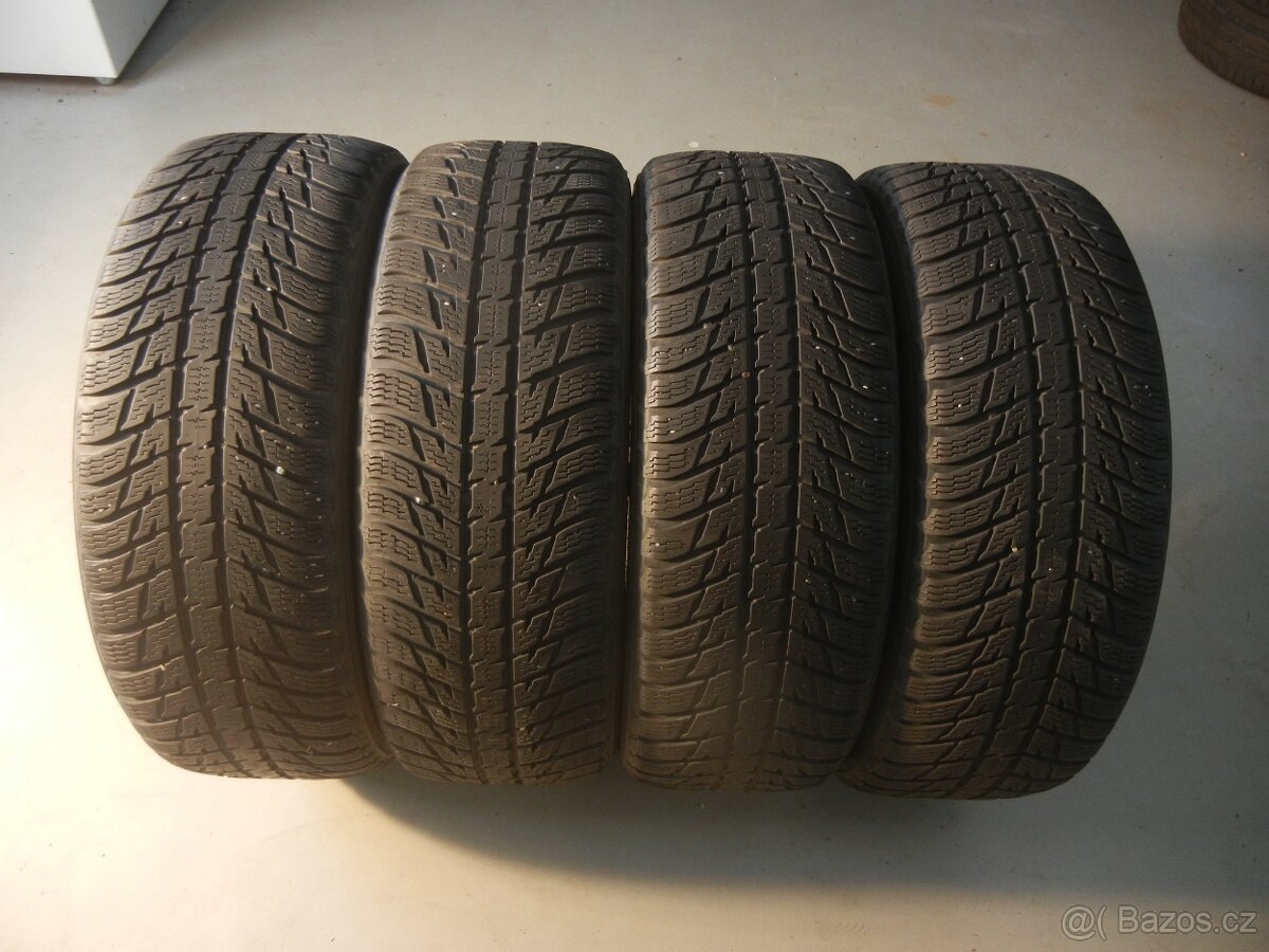 Zimní pneu Nokian 215/55R18