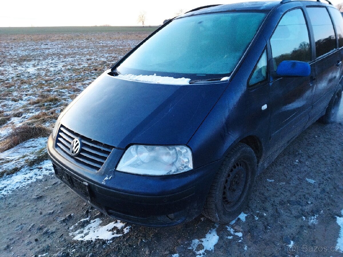 Prodám díly z Volkswagen Sharan 1.9tdi 85KW