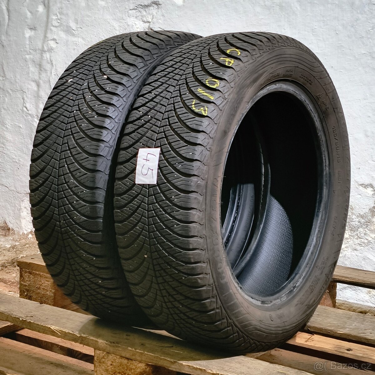 Zimní pneu 185/60 R15 88H Goodyear celoroční  6,5-7mm