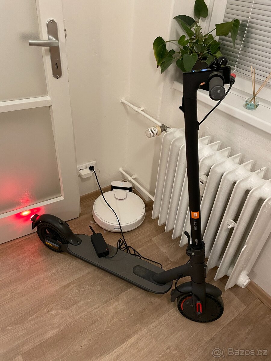 Prodám elektrokoloběžku Xiaomi Mi Electric Scooter Essential