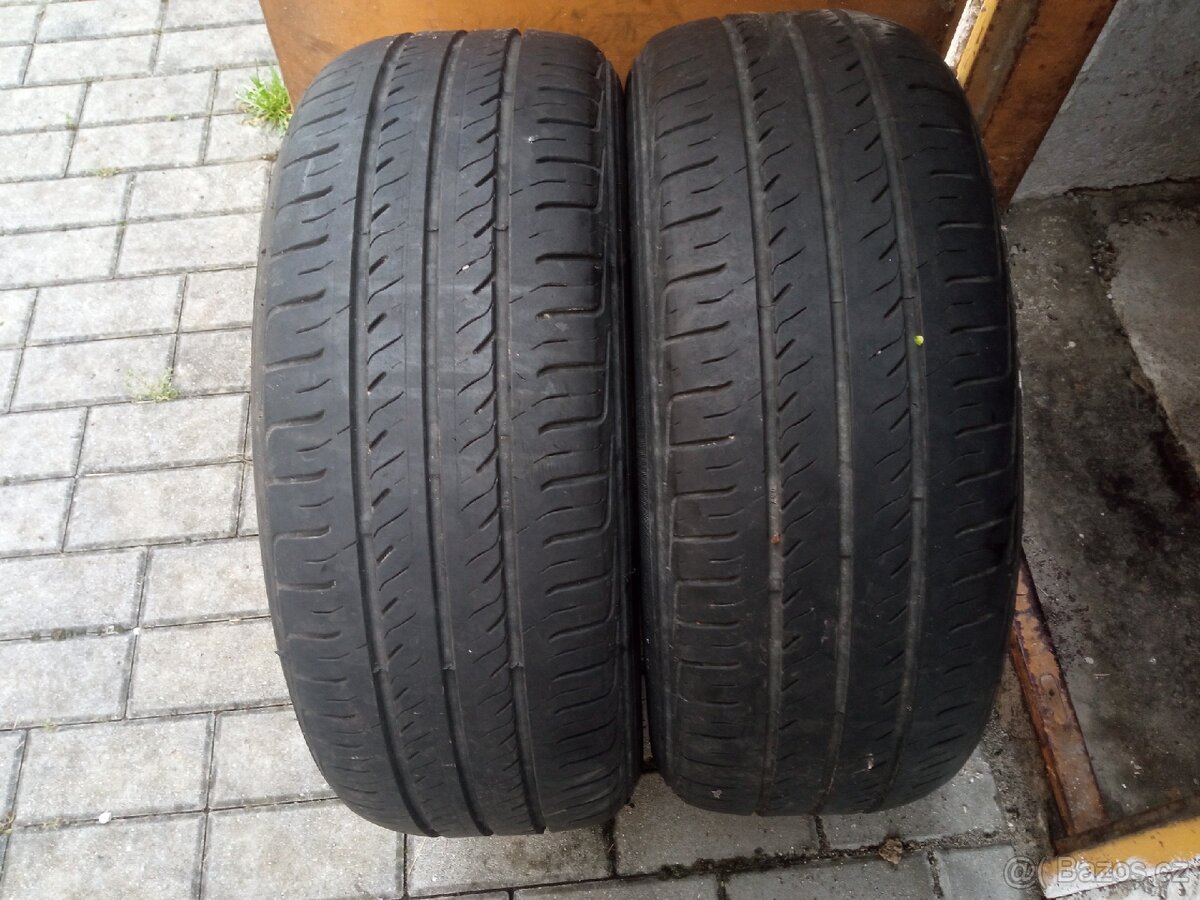 Prodám 2ks pneumatik 205/55 r16