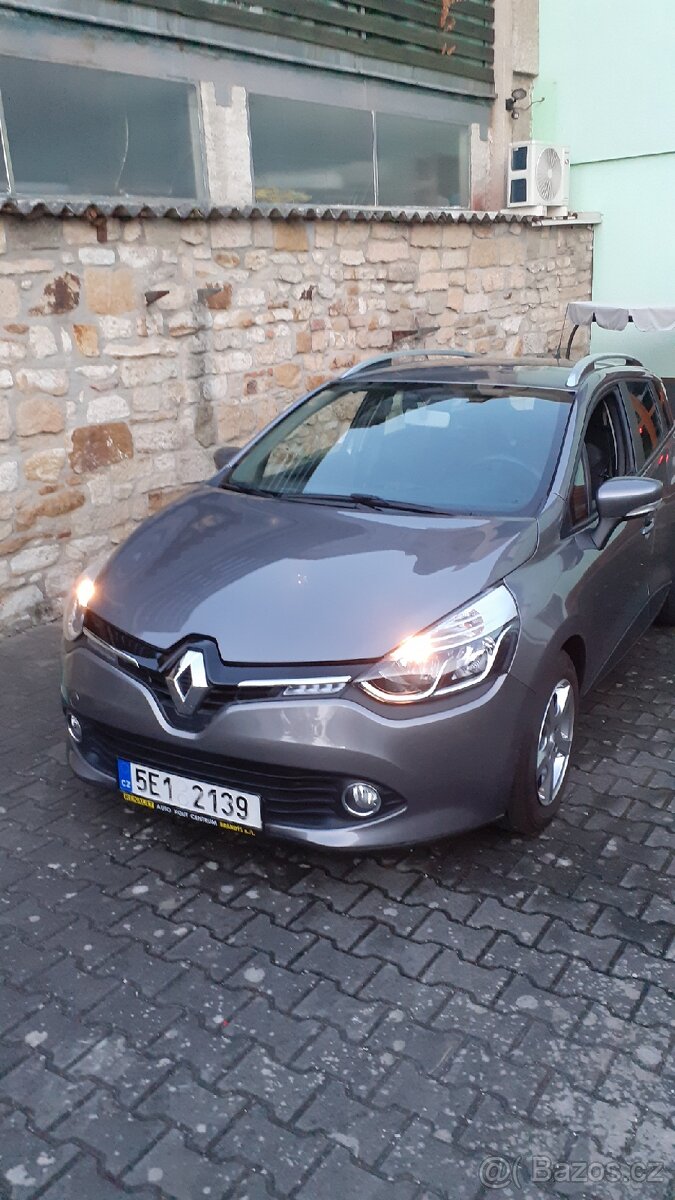 Renault Clio 1 2i 55 kW najeto 15 800 km REZERVACE