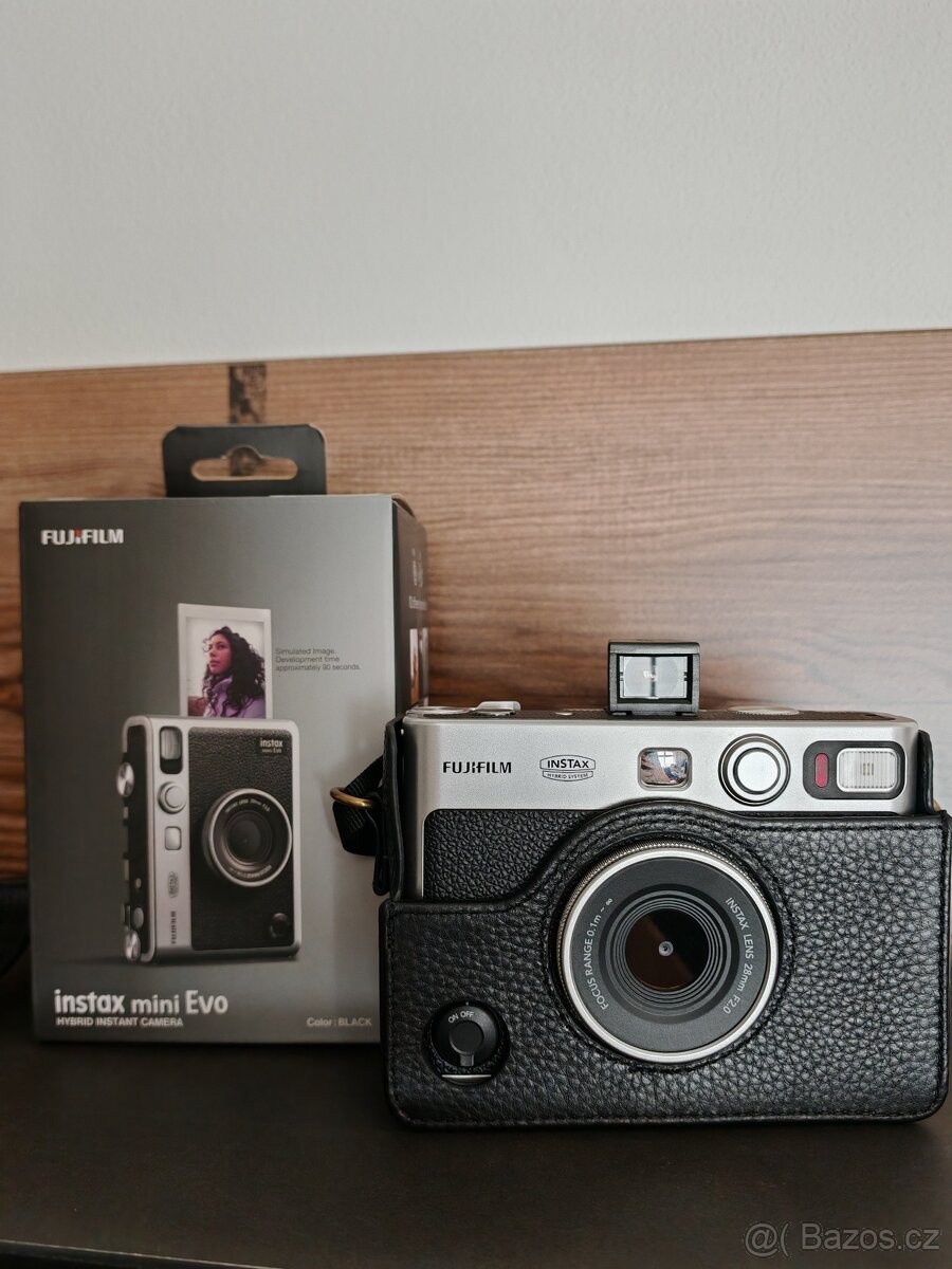 Fotoaparát Fujifilm Instax Mini EVO v záruce