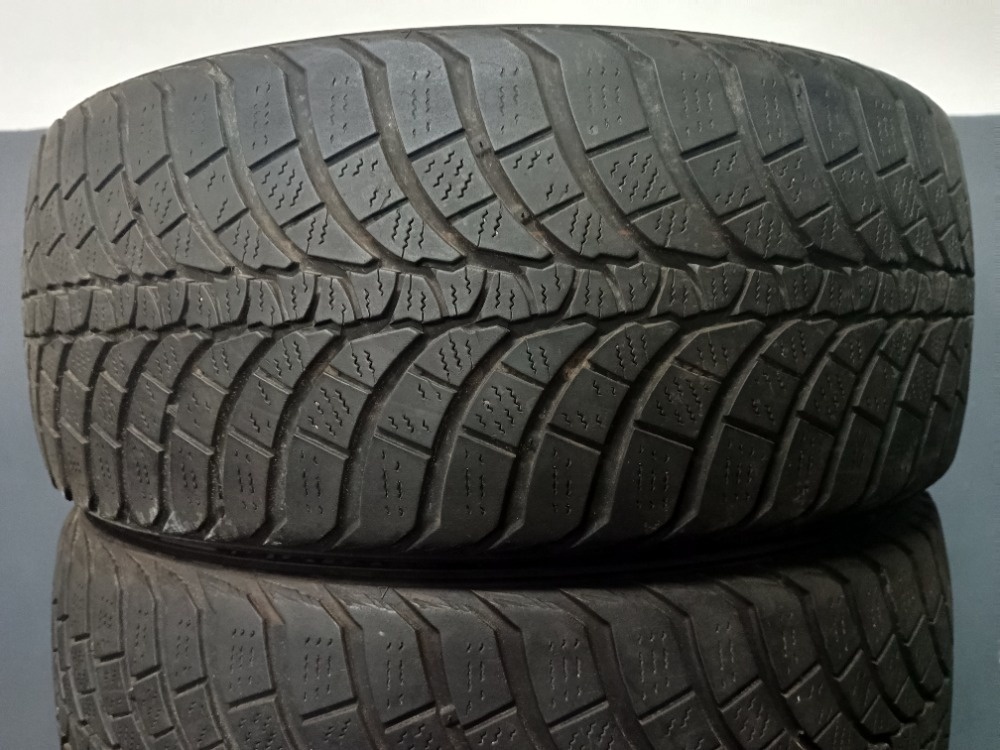 225/45 R18 KUMHO (3220)