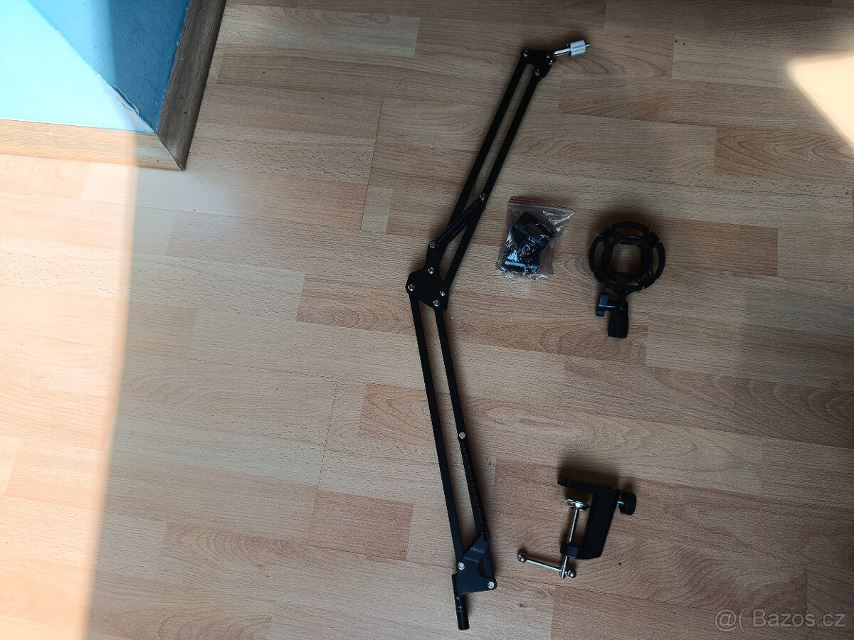 rameno, drzak na mikrofon / mic boom arm