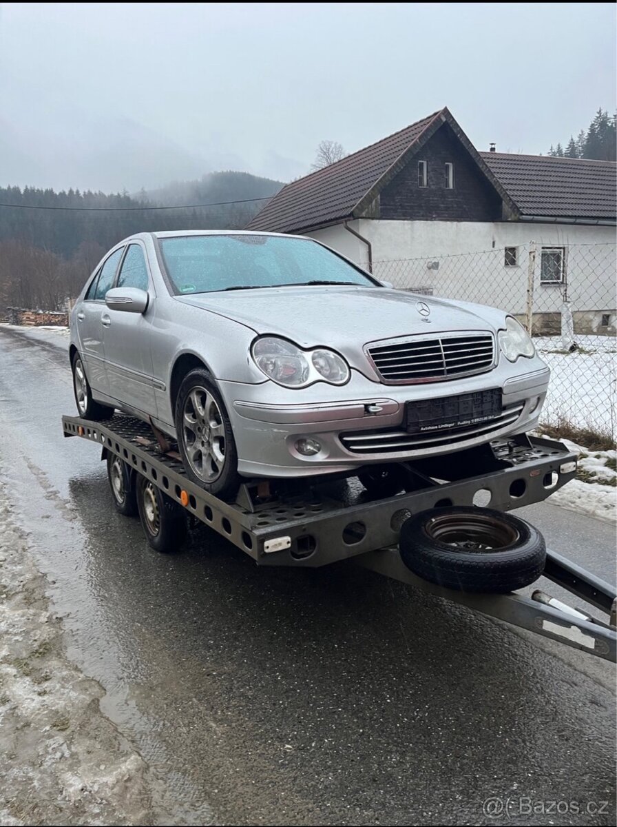 Mercedes w203 BENZÍN-sedan