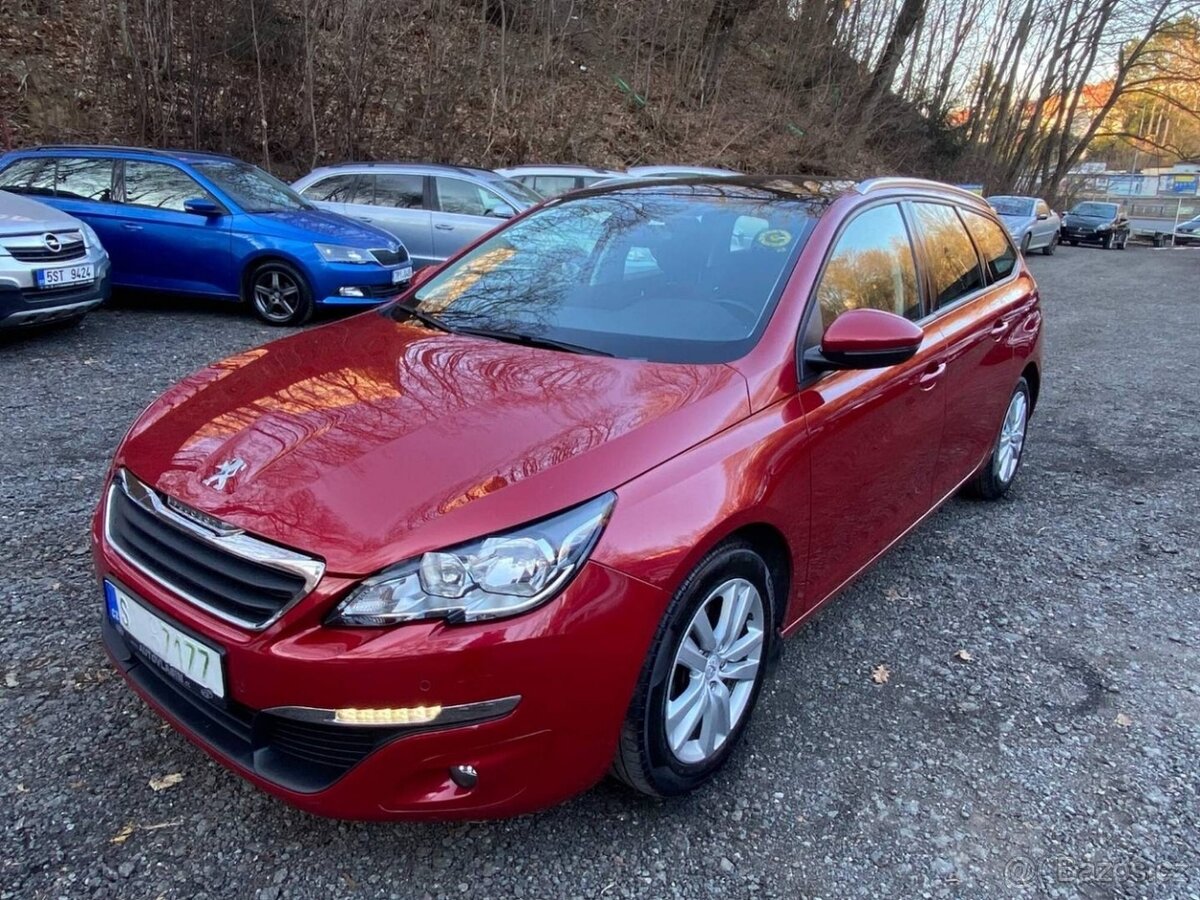 Peugeot 308 Combi 1.2 96kW automat panorama 2015 110tkm