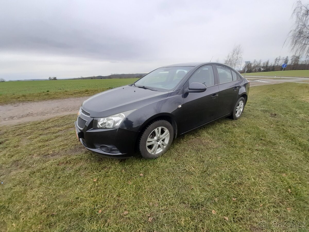 Chevrolet Cruze 1,6 83 kw benzín,12/2009, 151 tkm