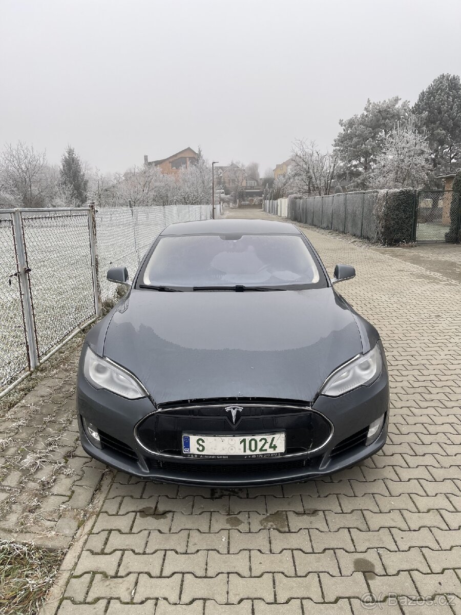 Tesla model S, P 85, MCU2,Dual, SC 01