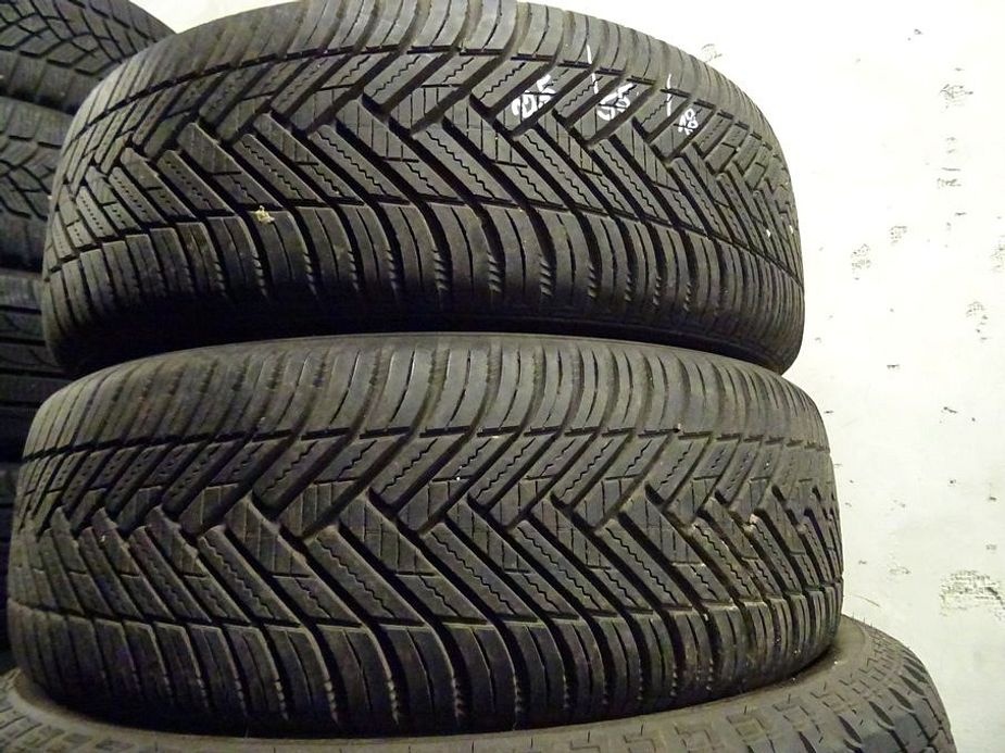 Celoroční pneu Hankook Kinergy 4S2,225/55/18, 2 ks, 7,5 mm