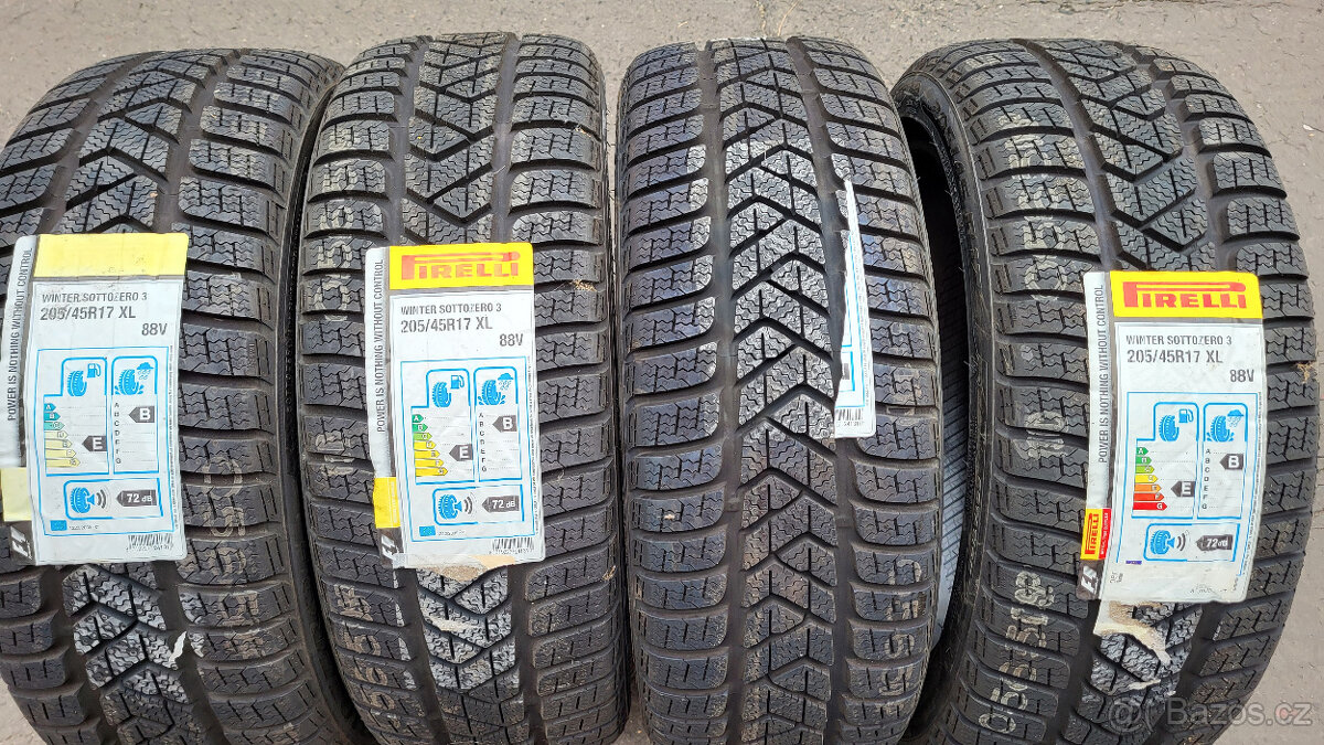 NOVÉ zimní pneu Pirelli 205/45/17 XL, sada