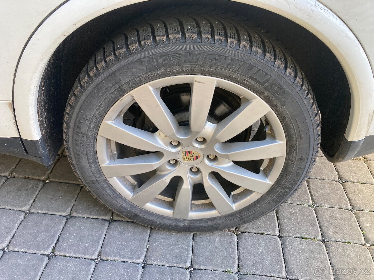 275/45 r20 Michelin - s hřeby