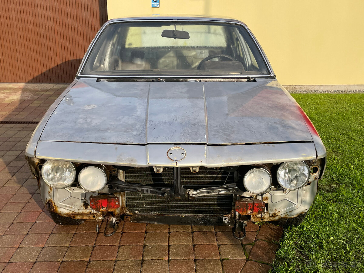 BMW 728 i E23 automat  na díly cele  auto