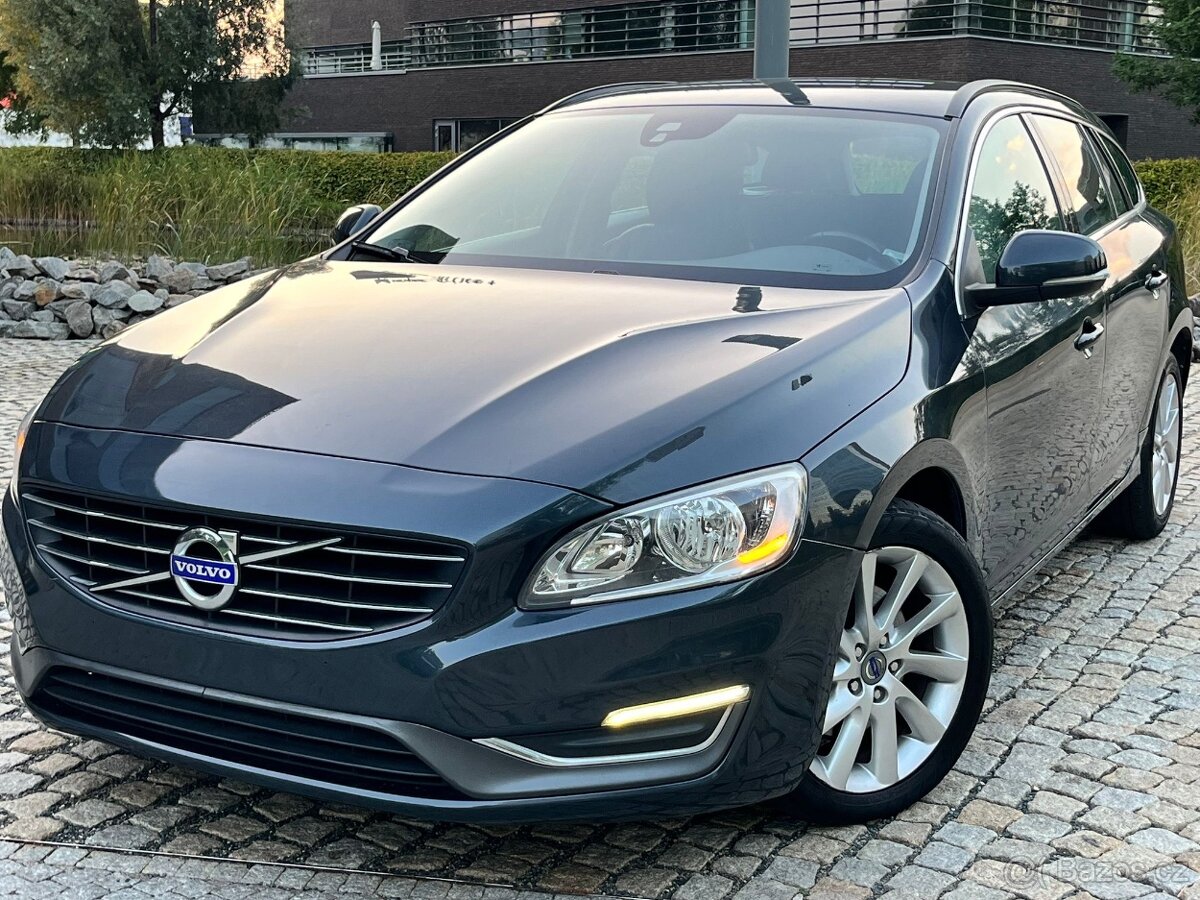 Volvo V60 2.0D 5VÁLEC AUTOMAT NAVI KŮŽE ODPOČET DPH SERVISKA