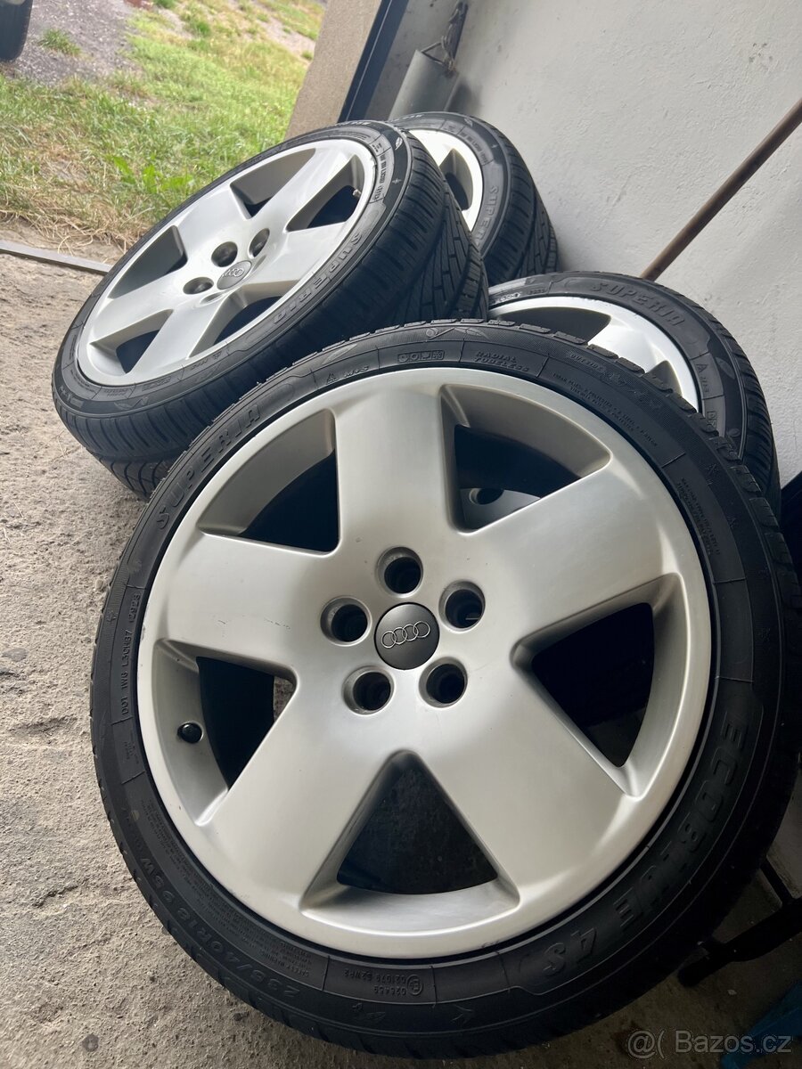 ALU Audi 18” - 5x112 - zánovní celoroční pneu