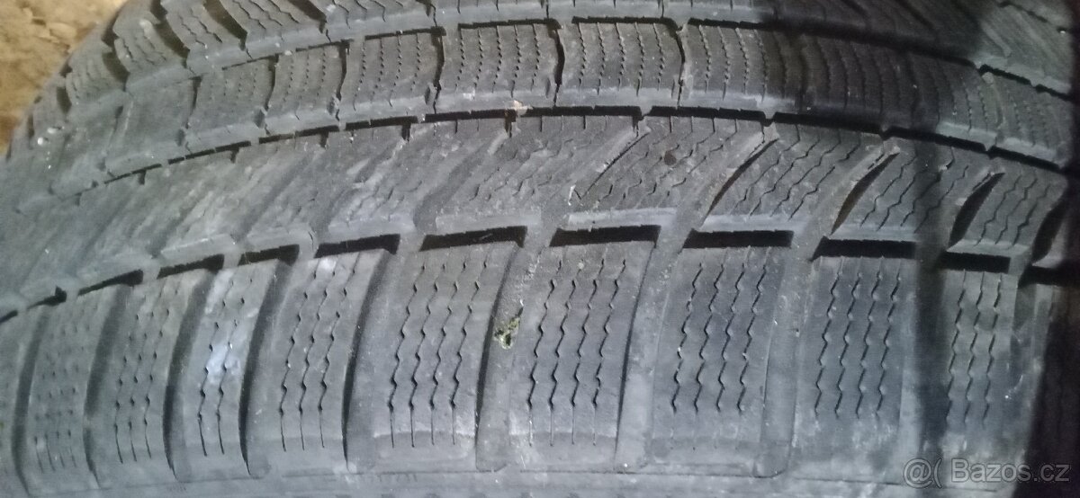 1x 255/40 R21 102 T