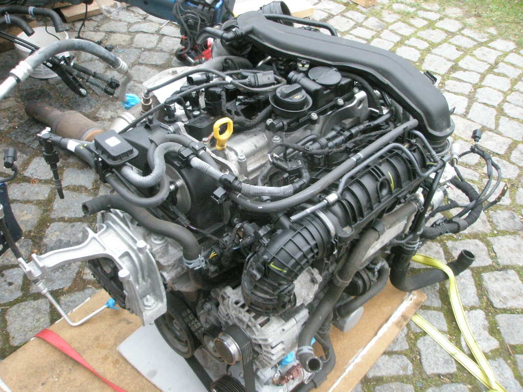 Prodám 2x motor 1.0TFSI DLAA DSG a díly na Kamiq Scala