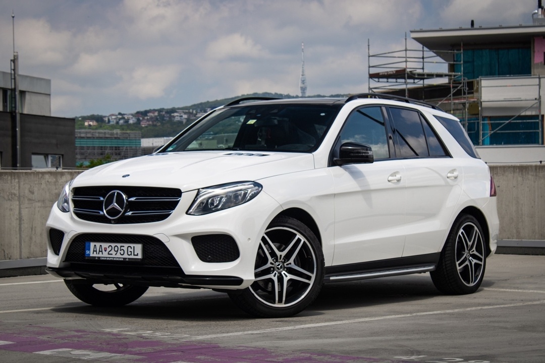 Mercedes-Benz GLE SUV 350d 4Matic - Harman/Kardon, asistenty