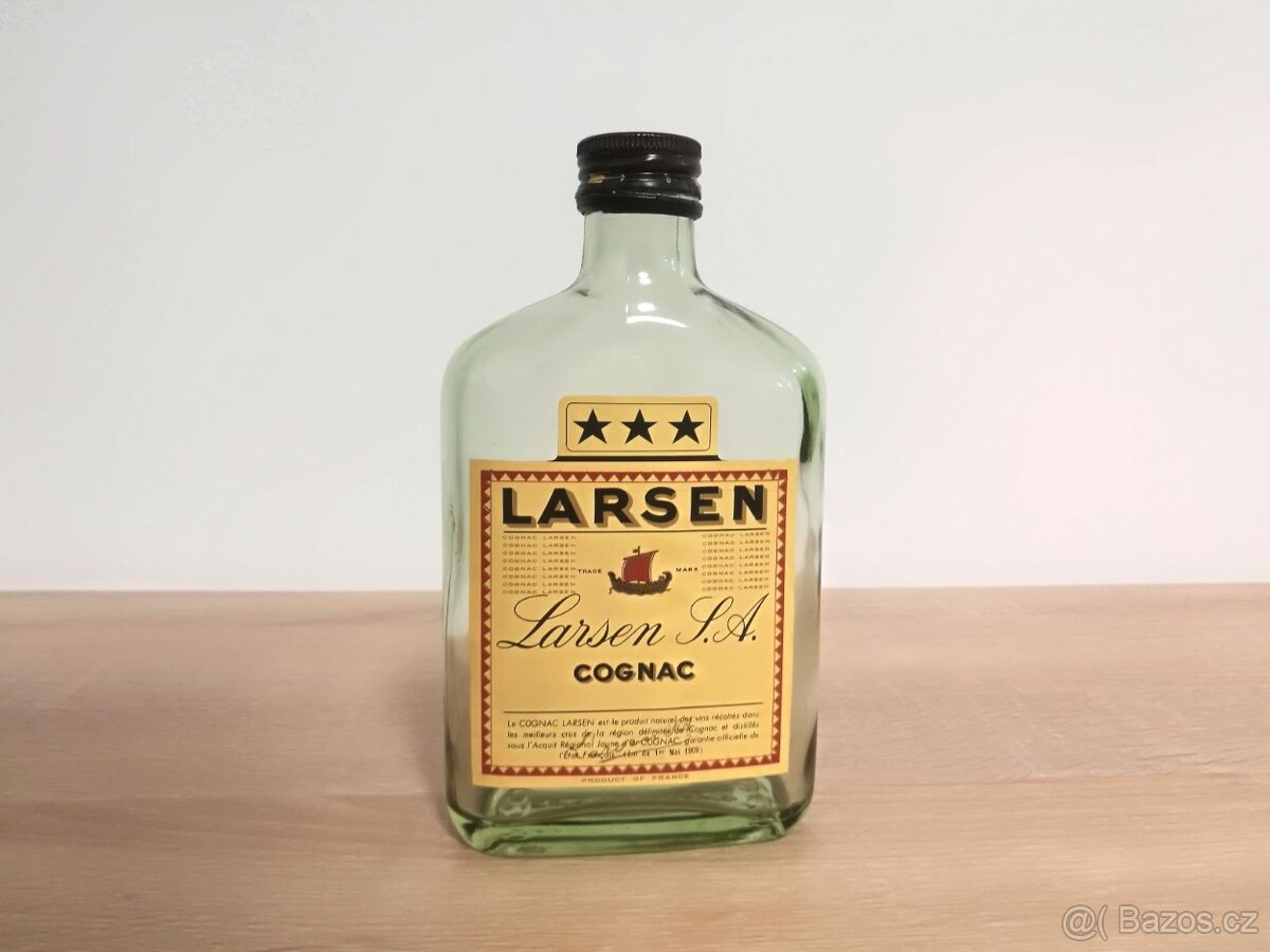 Sběratelská lahev od koňaku Larsen cognac Francie