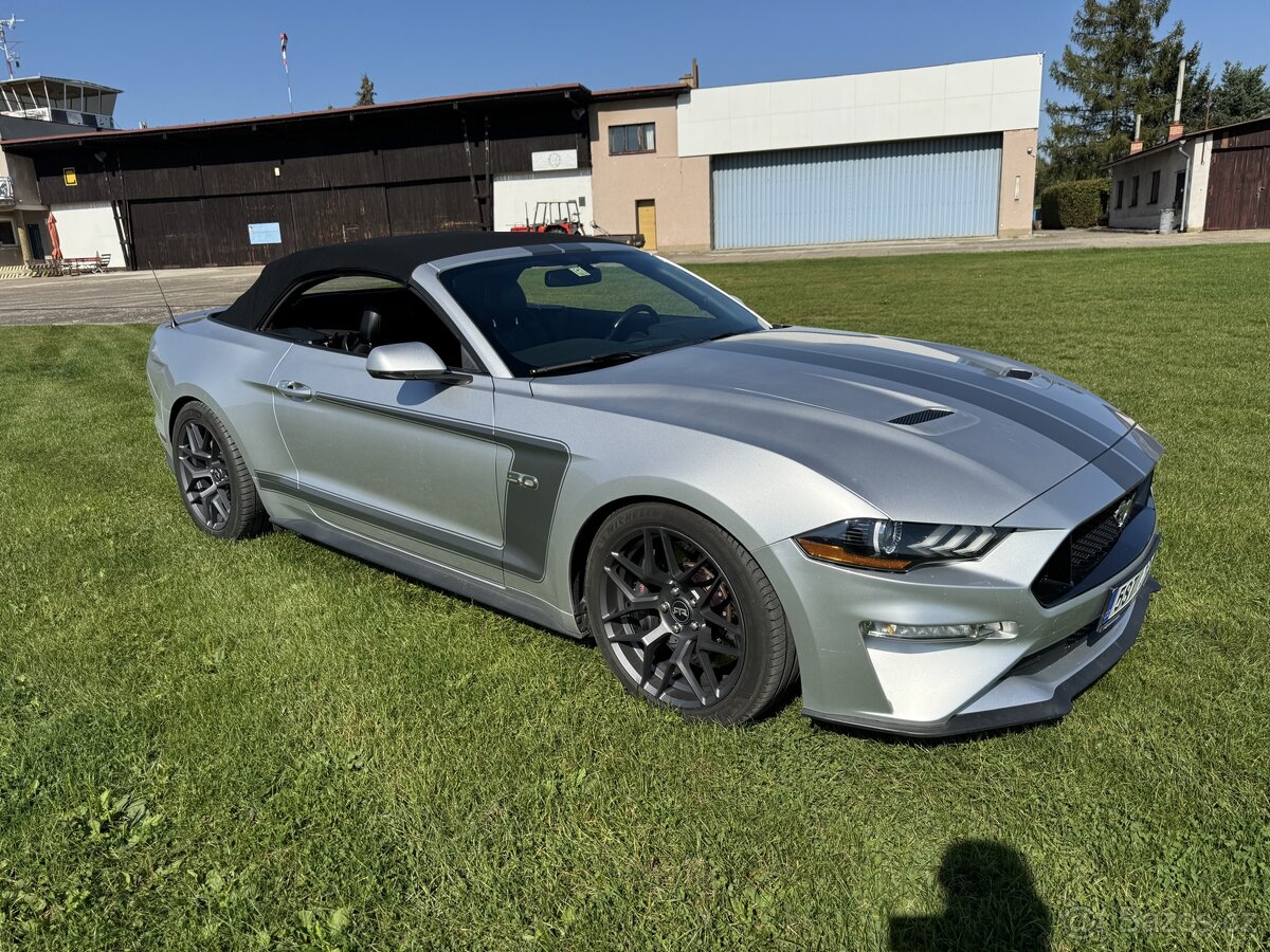 Prodám Ford Mustang GT 5.0 V8 cabrio 2018