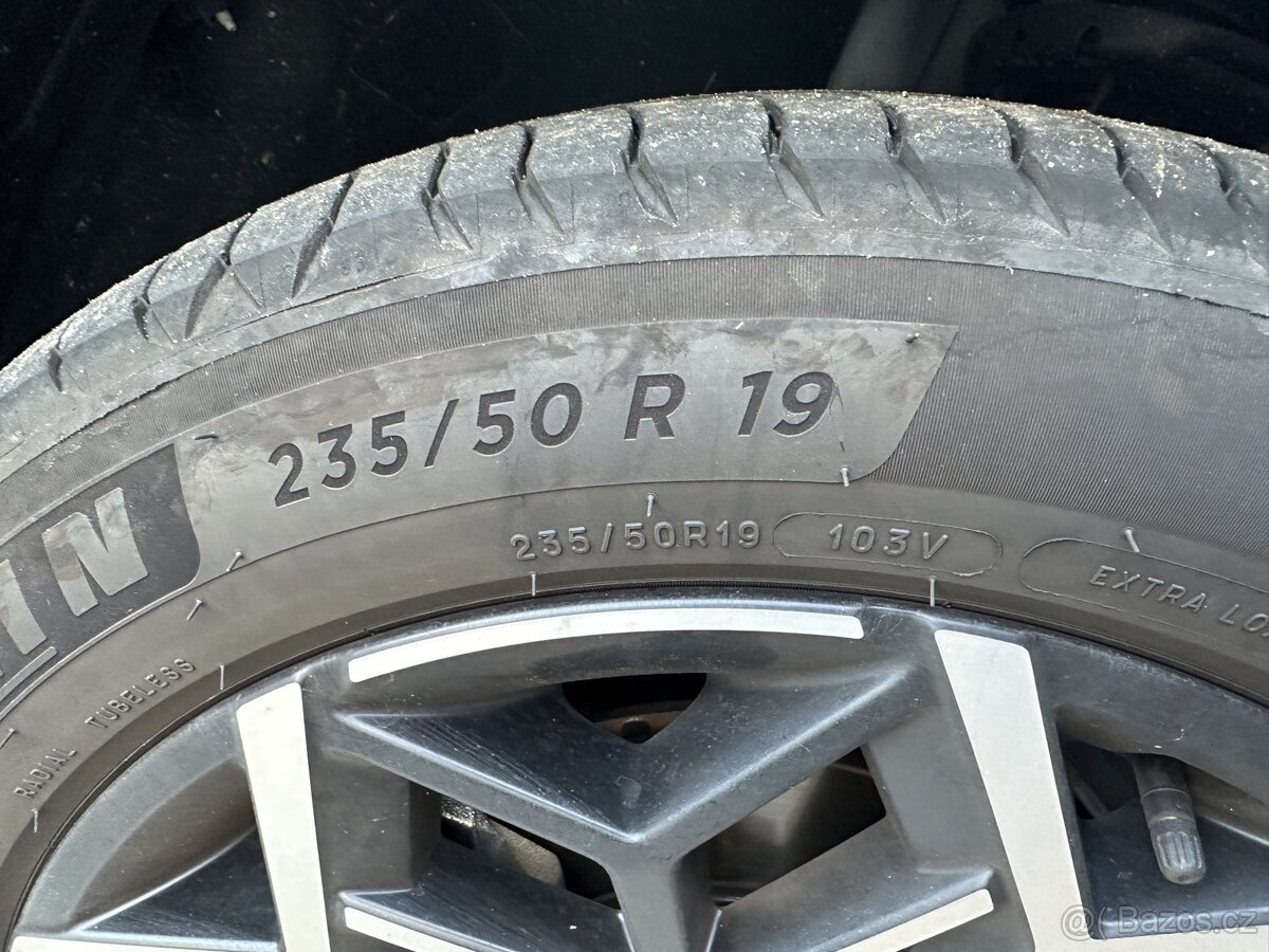 Letní pneu 235/50 R19 103V Michelin Primacy 4