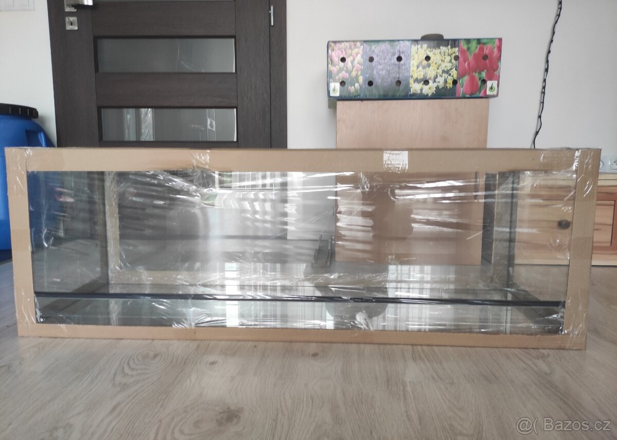 Terarium 120x50x50 Nové terarium .Vhodné pro agamy, želvy ha