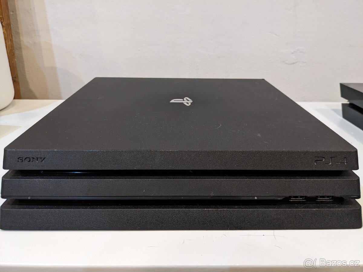 PS4 PRO 1TB vyčištěna