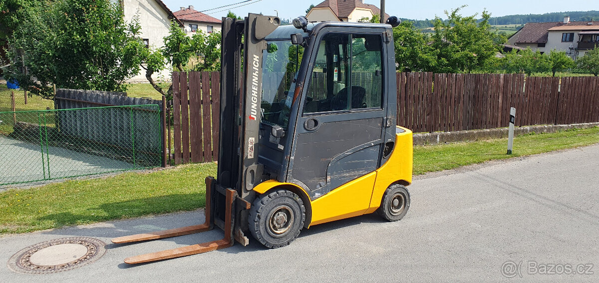 Vysokozdvižný vozík JUNGHEINRICH DFG 320 rok 2008