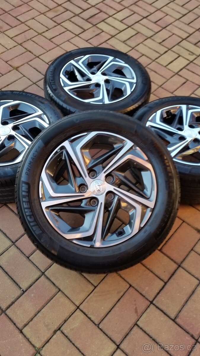 Letní sada Hyundai Kia 5x114,3 R16 pneu 205/55/16 zánovní