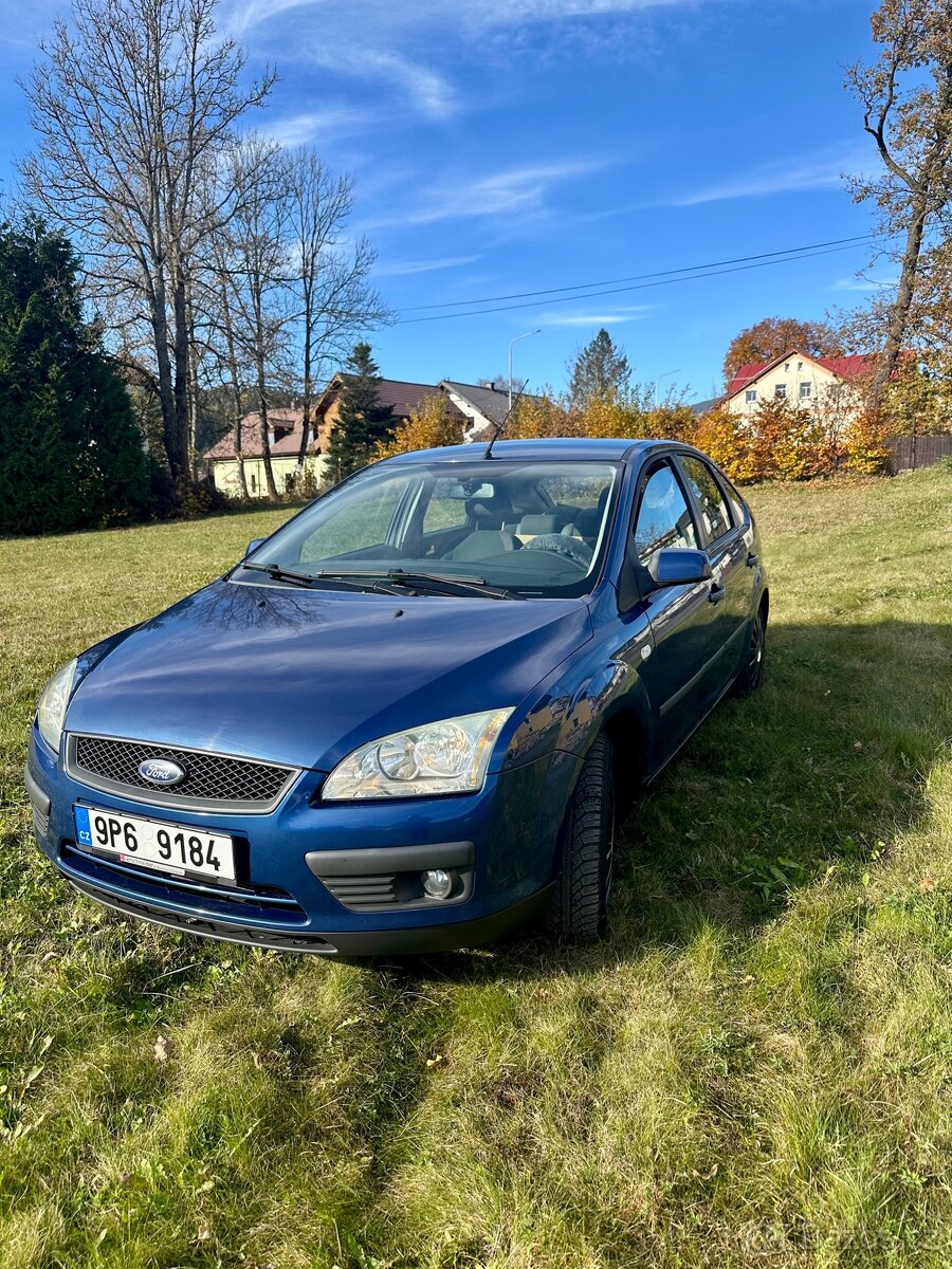 Ford Focus 1.6 74kW rv. 2006 STK 09/26 zimní pneu