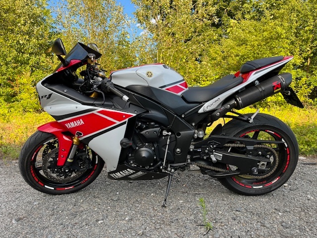 Yamaha YZF R1