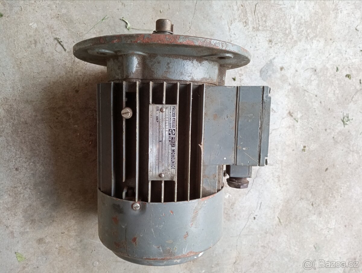 Přírubový elektromotor 550w 1380 ot