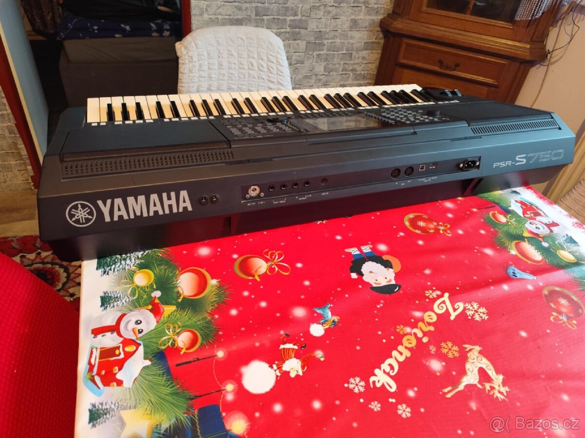 Klávesy YAMAHA PSR S75O