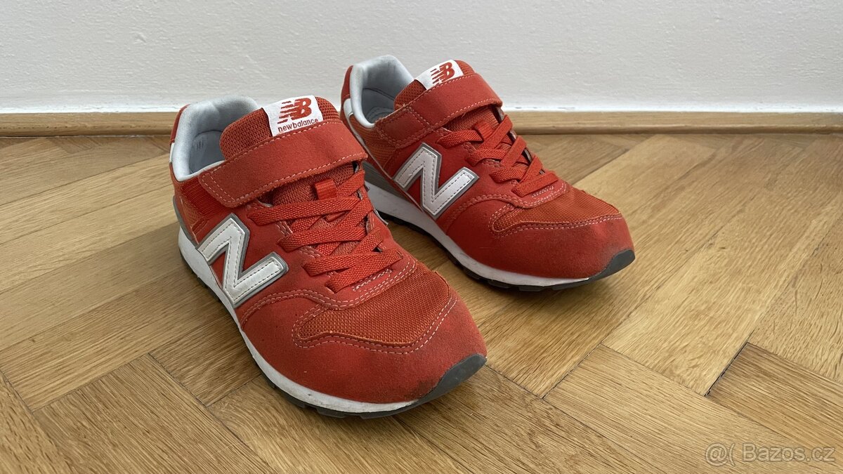 New Balance 996