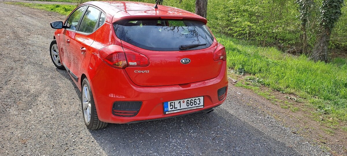 Kia ceed, CVVT 1,4, 74 kW, cebia, top stav, serv.kniha